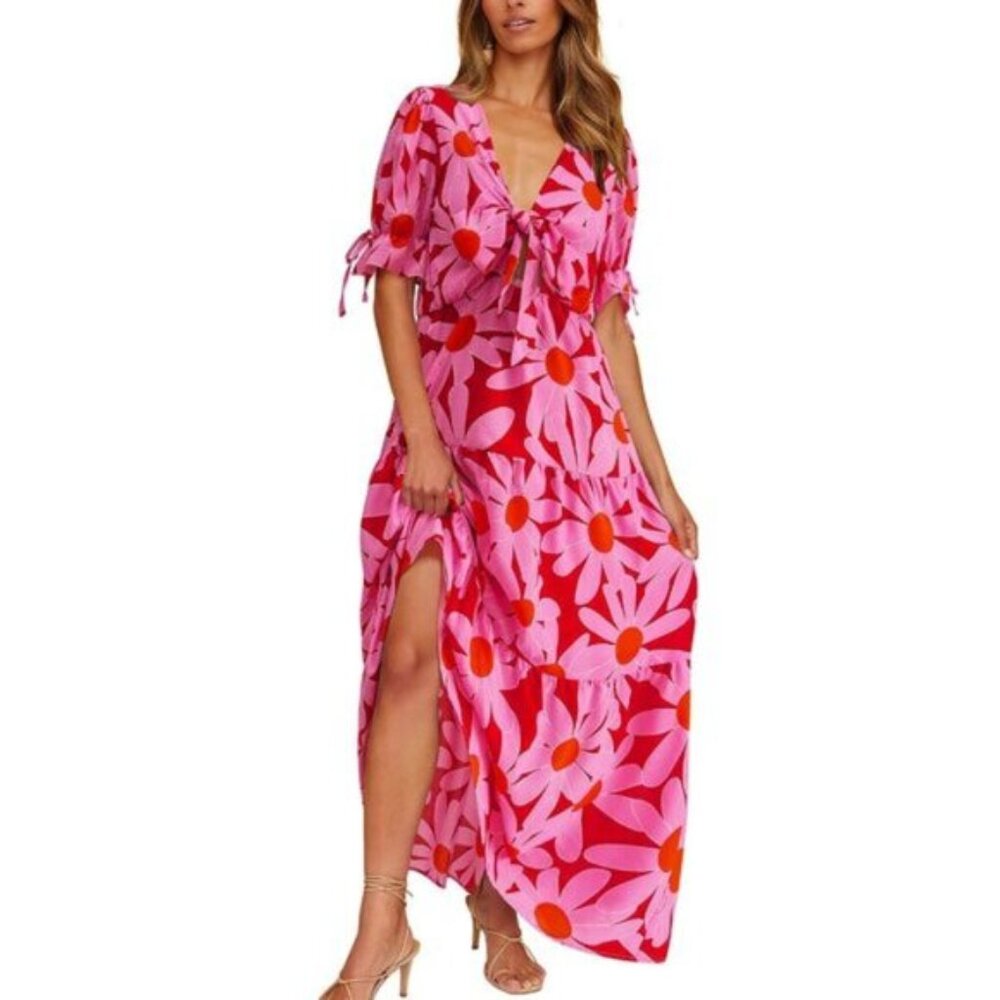 V-neck tie-dress with pleated hem and short sleeves